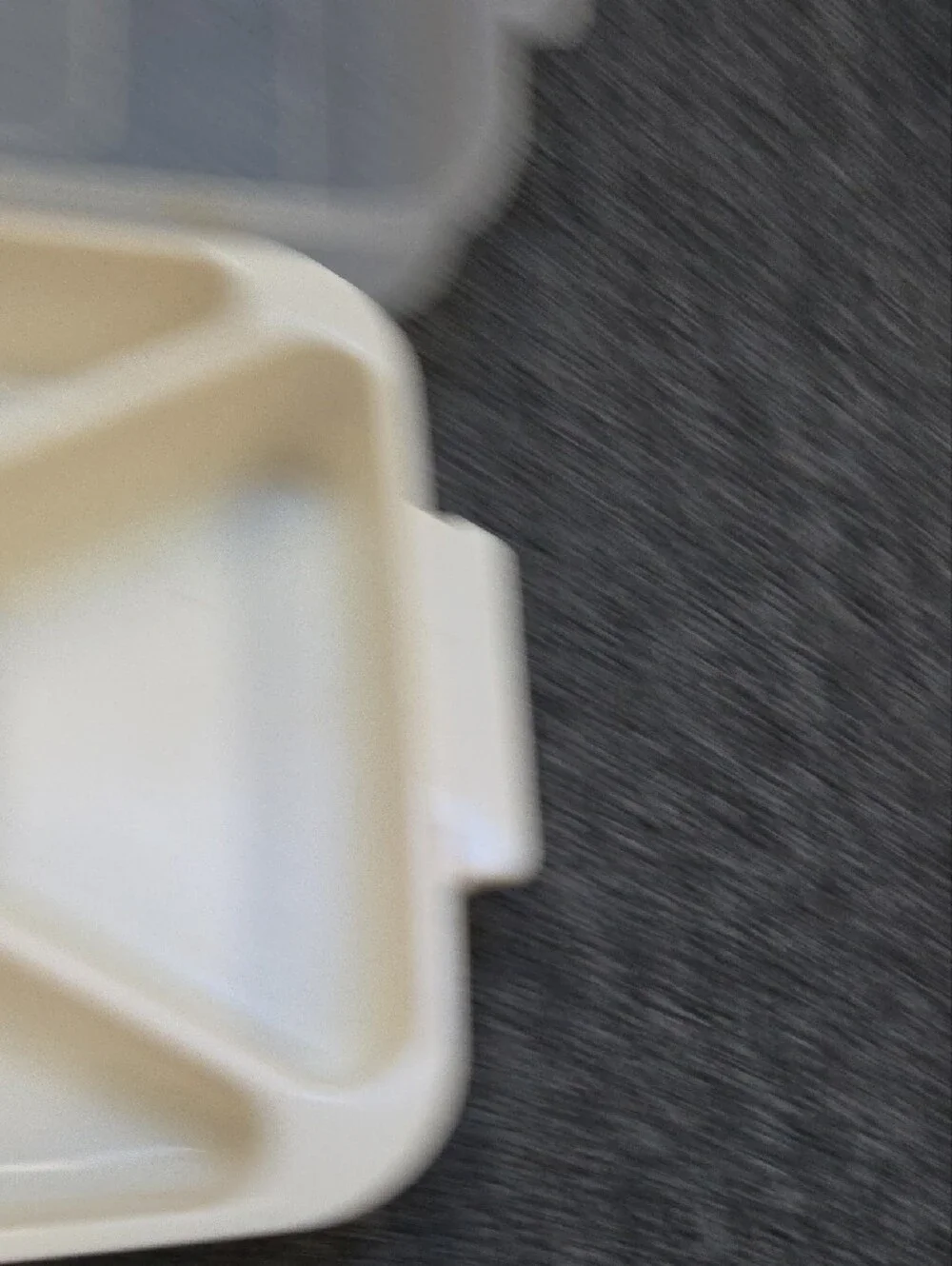 Rubbermaid Servin Saver Storage Container 5 Compartment Sections Clear Lid 13x9